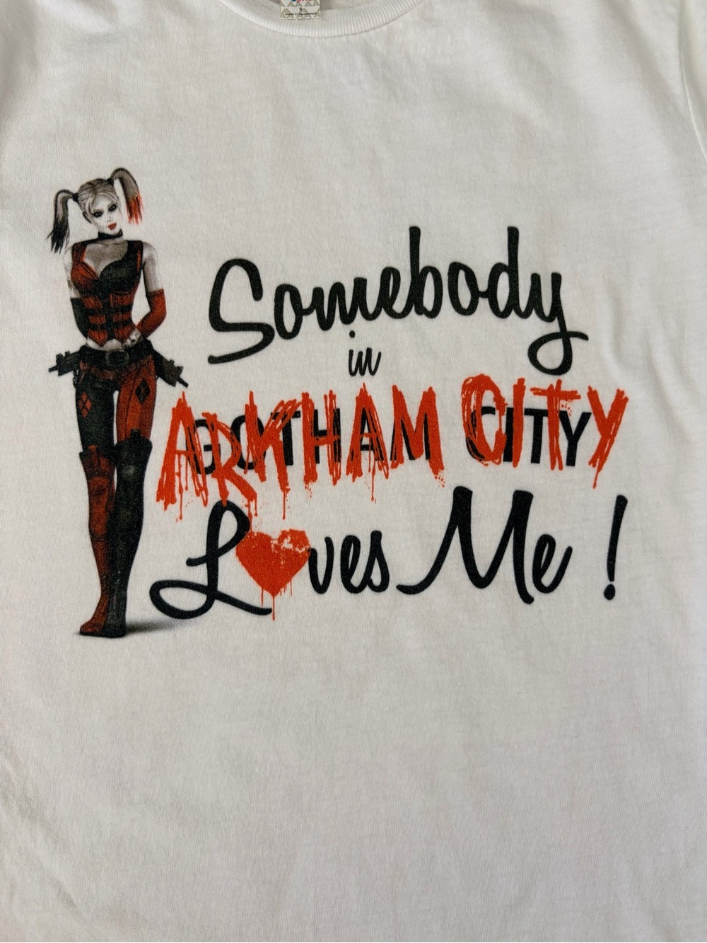Harley Quinn White Short Sleeve Graphic Tee - Somebody in Arkham City Loves Me - Picture 3 of 6